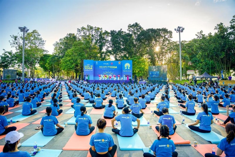 Bảo Việt Nhân thọ tổ chức "Ngày Quốc tế YOGA 2022" tại Huế với gần 1.000 tham dự đồng diễn