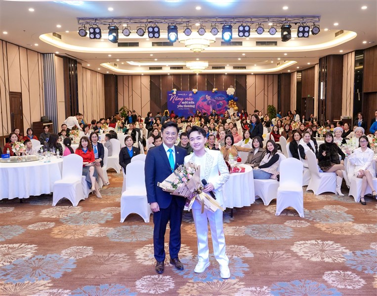 Tri Ân Khách Hàng Bằng Giai Điệu Ngọt Ngào Cùng Ca Sĩ Trung Quang