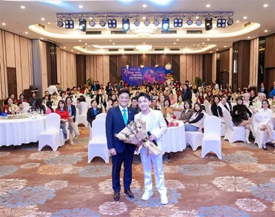 Tri Ân Khách Hàng Bằng Giai Điệu Ngọt Ngào Cùng Ca Sĩ Trung Quang