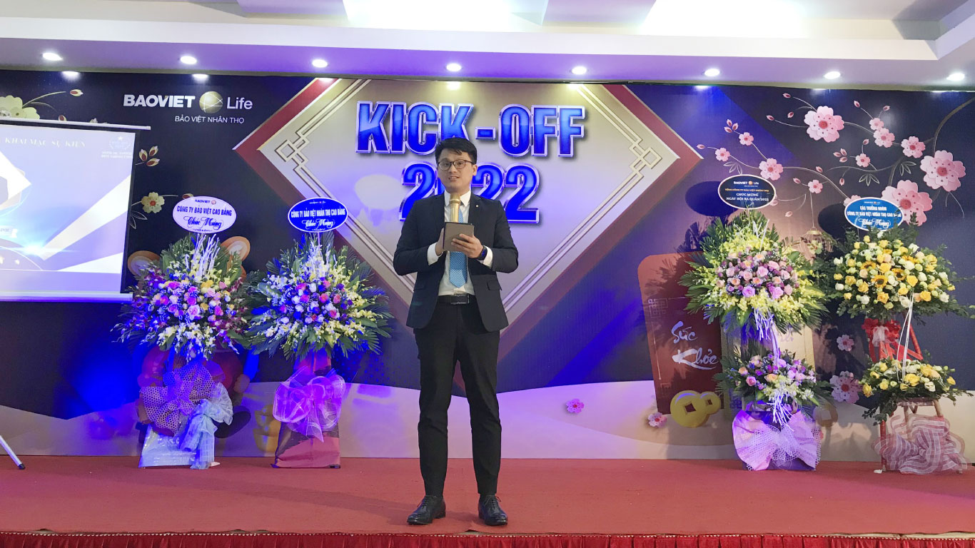 Ông Nông Minh Hải Linh - P.GĐ điều hành Công ty Bảo Việt Nhân thọ phát biểu khai mạc chương trình Ngày hội ra quân 2022 kết hợp gặp mặt đầu xuân