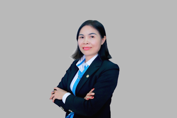 Bà: Nông Thị Hoa - Trưởng nhóm kinh doanh Cao Bằng 28, công ty Bảo Việt Nhân thọ Cao Bằng