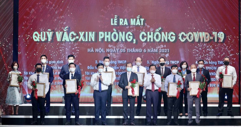 Bảo Việt Nhân thọ ủng hộ 30 tỷ đồng cho Quỹ vaccine phòng COVID-19