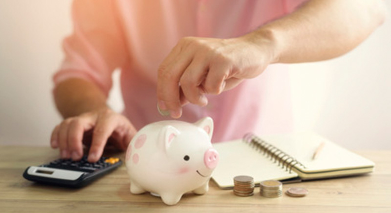 Nên mua bảo hiểm nhân thọ hay gửi tiết kiệm ngân hàng?