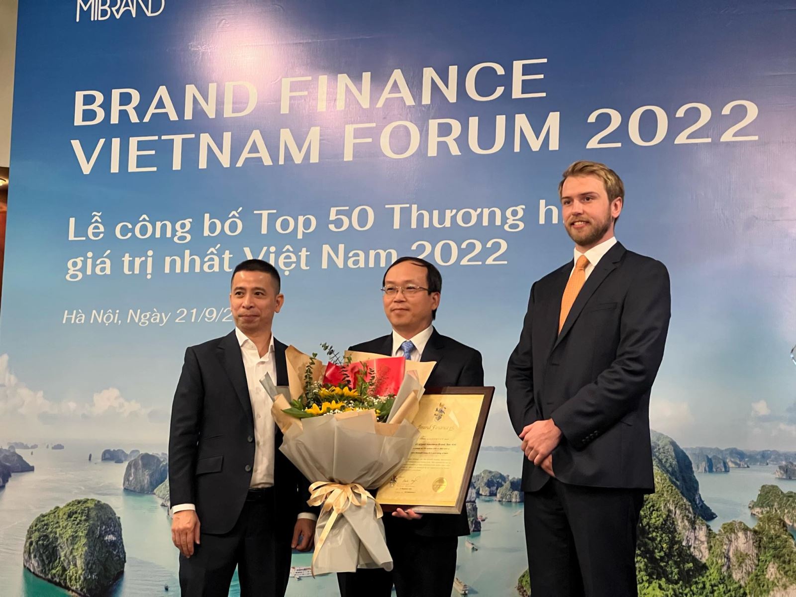 Tập đoàn Bảo Việt nhận danh hiệu “Thương hiệu bảo hiểm giá trị nhất Việt Nam 2022”