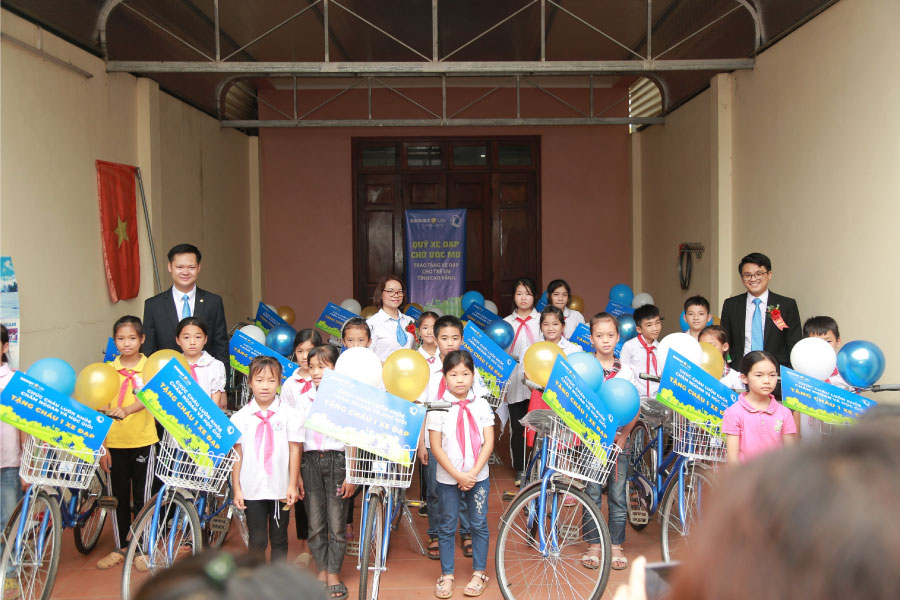 Bảo Việt Nhân thọ Cao Bằng trao tặng 20 suất học bổng cho học sinh giỏi vượt khó trên địa bàn huyện Hòa An