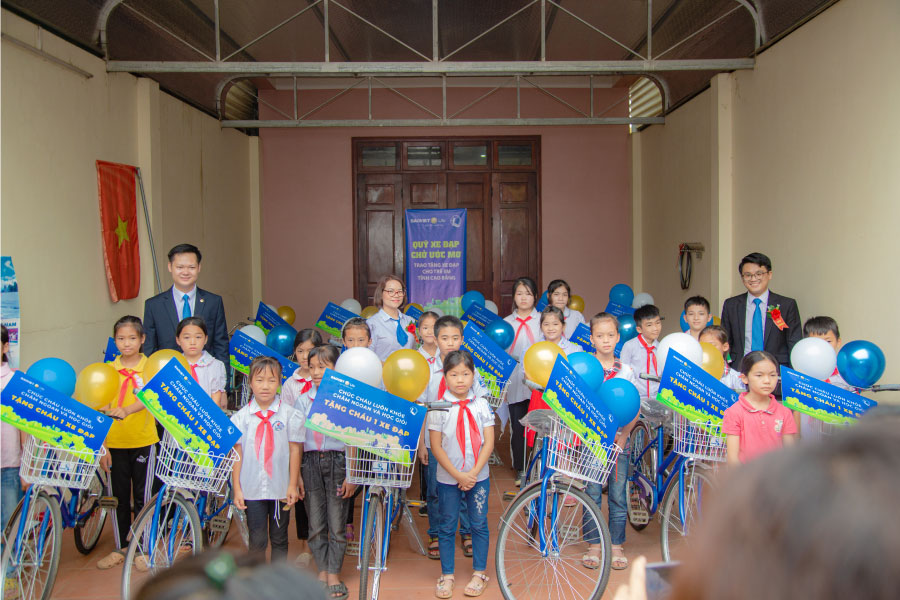 Bảo Việt Nhân thọ Cao Bằng trao tặng 20 suất học bổng cho học sinh giỏi vượt khó trên địa bàn huyện Hòa An