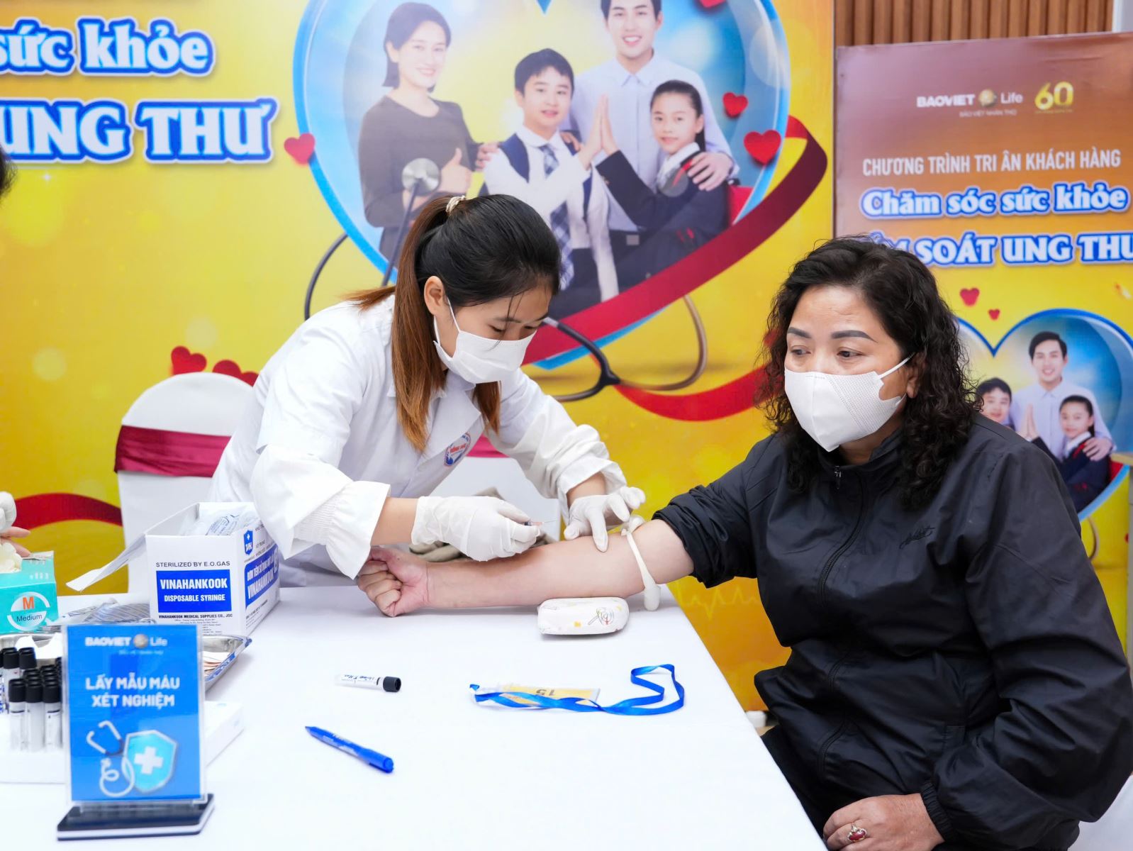 Chung tay Thăm khám và Tư vấn sức khỏe cho khách hàng