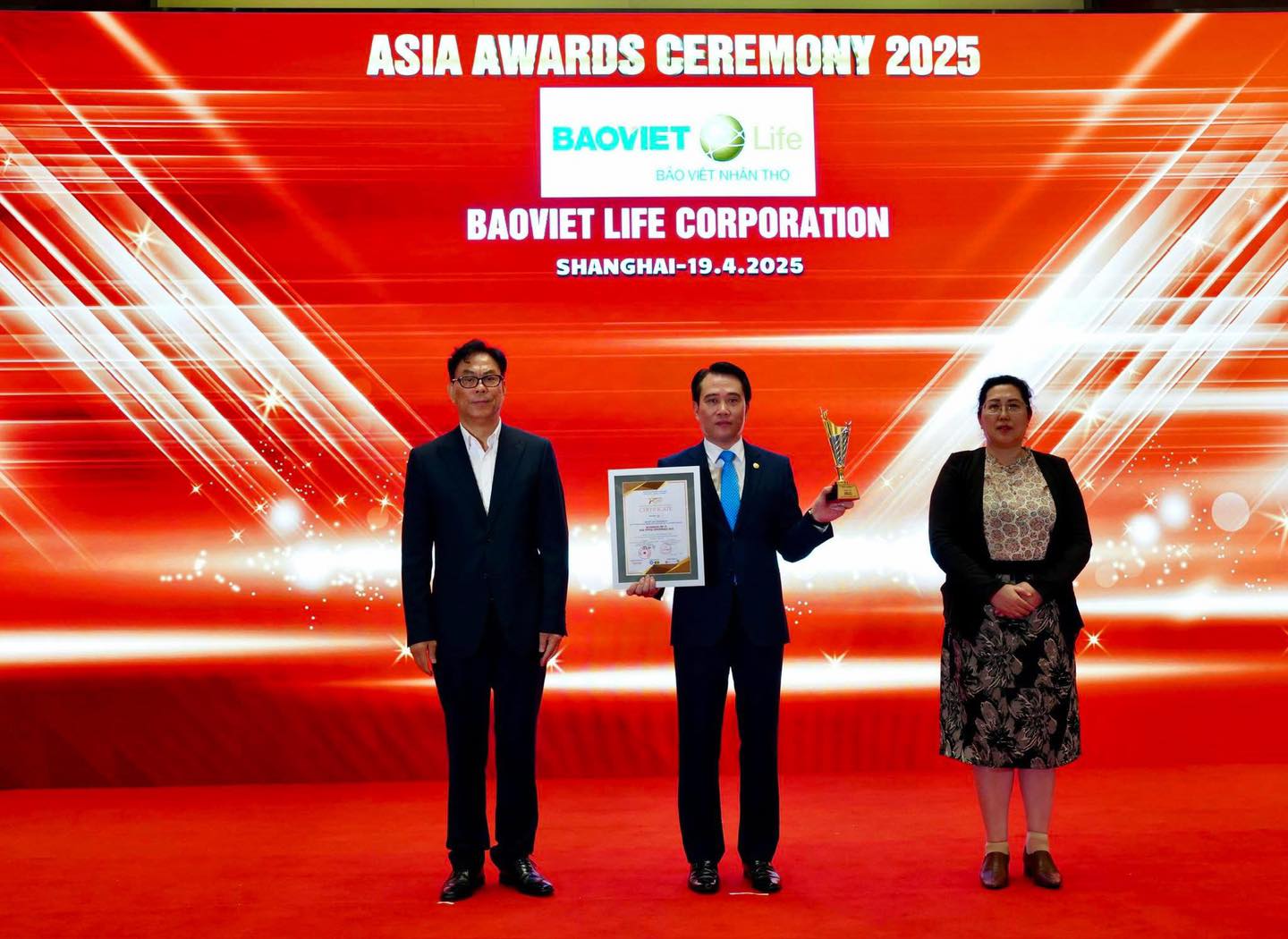 Bảo Việt Nhân thọ được vinh danh Top 10 Doanh nghiệp Tiêu biểu Châu Á 2025