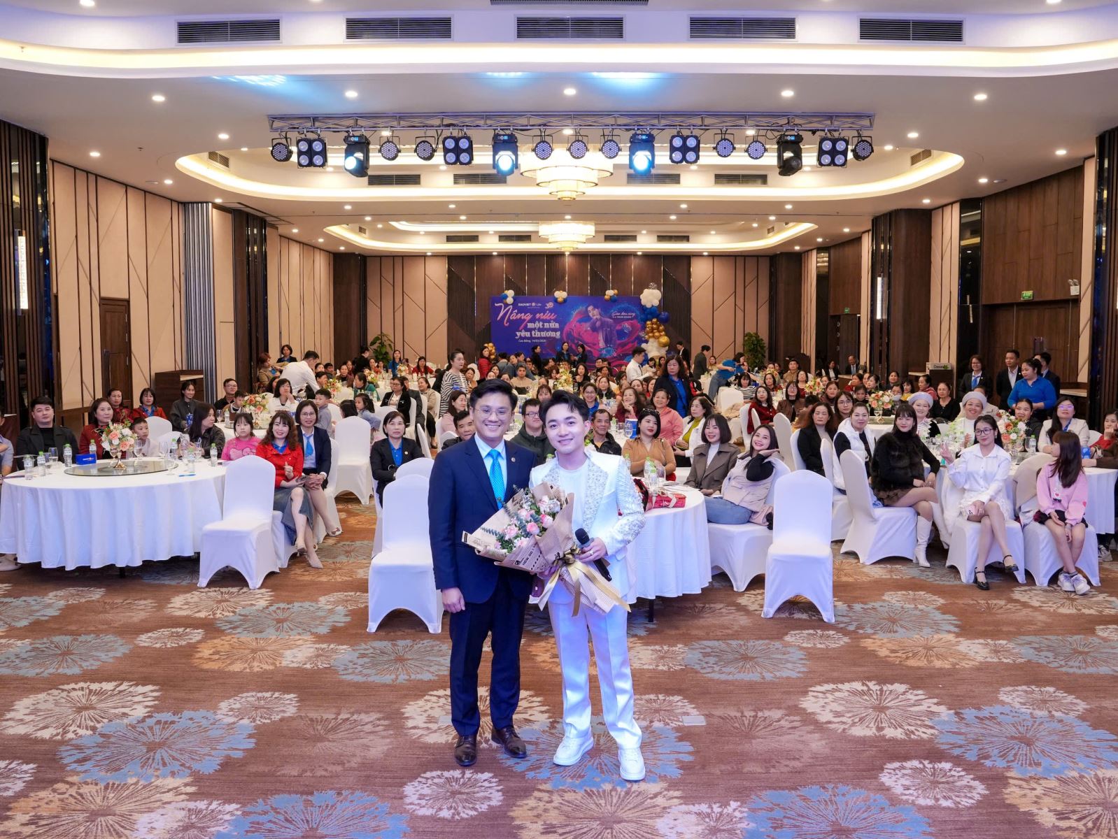 Hội nghị tri ân đầy cảm xúc cùng Ca sĩ Trung Quang