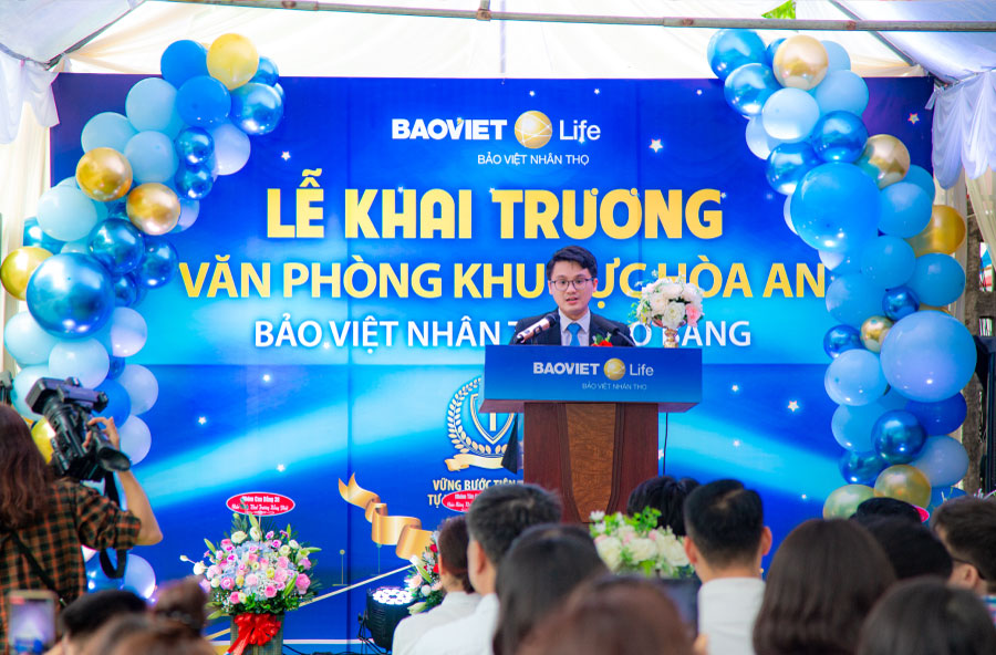 Ông Nông Minh Hải Linh - Giám đốc điều hành Công ty Bảo Việt Nhân thọ Cao Bằng phát biểu tại lễ khai trương văn phòng khu vực Hòa An